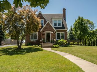 2106 Woodside Ave, Essexville, MI