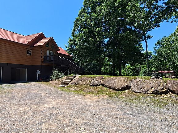 3rd image of 1027 Garland Hollow Rd