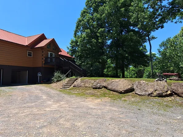 1027 Garland Hollow Rd, Pegram, TN 37143