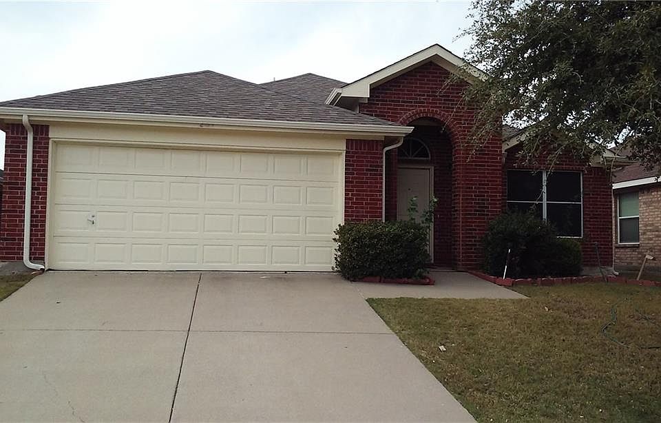 1st image of 207 Waterford Dr