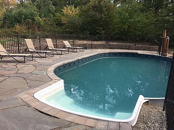 28 x 16 Radiant Pool 
