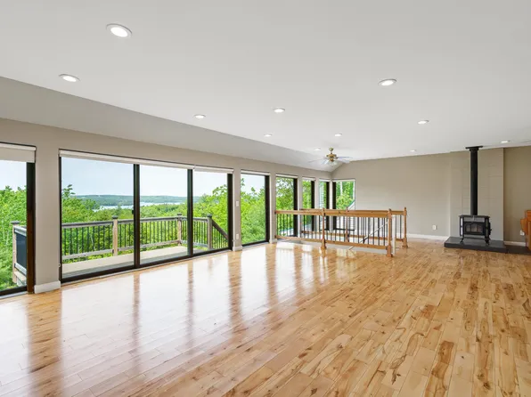 26 Squiers Alley, Nobleboro, ME 04555