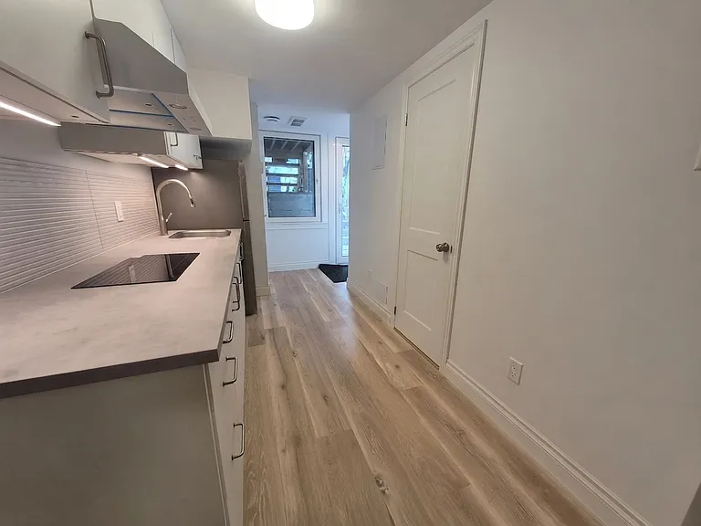102 Donlands Ave #LOWER — Photo 9