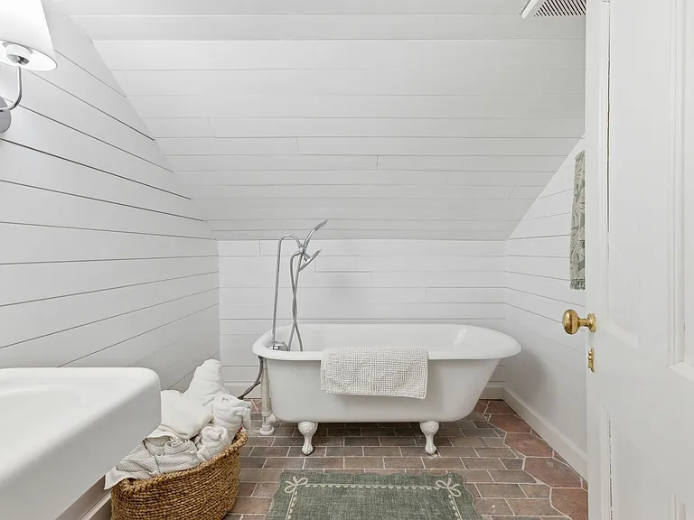 926 Idlewild Dr — Photo 15