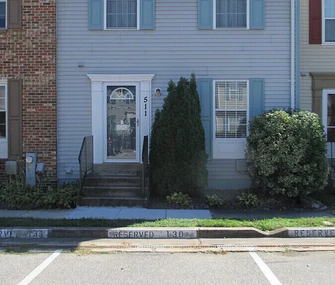 511 Kingdom Ct — Photo 1