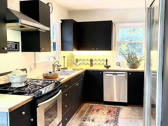 5th image of 927 N La Jolla Ave