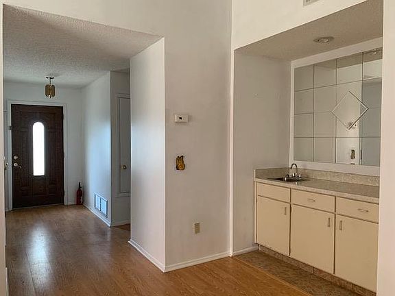 5th image of 805 Millrace Point