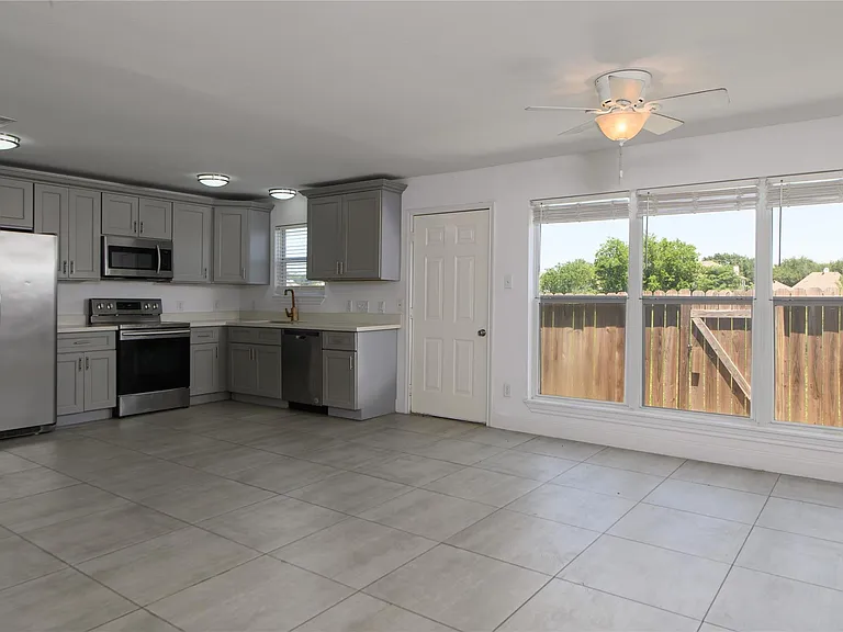 12403 Urban Dale Ct — Photo 4
