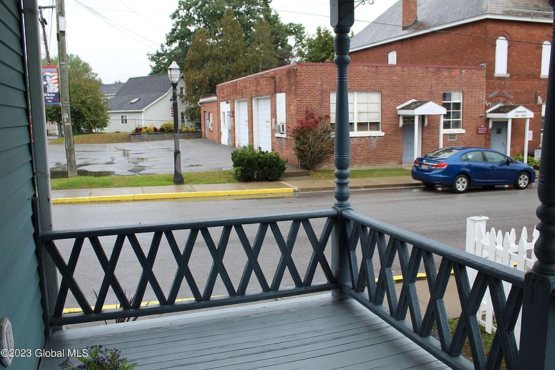 4th image of 15 School Street