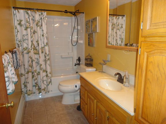 5th image of 337 Torrance Ave