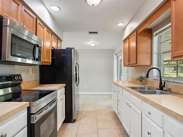111 Amigos Rd — Photo 15