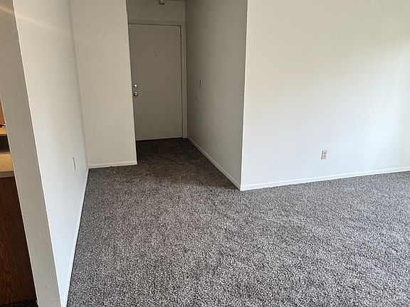 5th image of 772 S Saginaw St #205