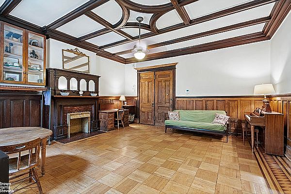 1st image of 305 W 89th St #2NDFLOOR-1