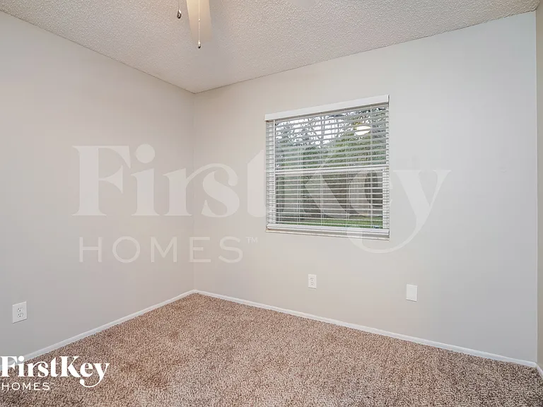 7207 Skipper Ct — Photo 12