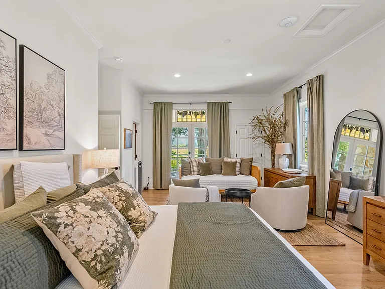 primary suite/carriage house