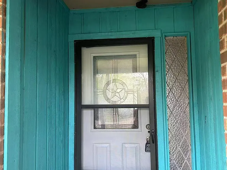 911 Brook Forest Dr — Photo 4