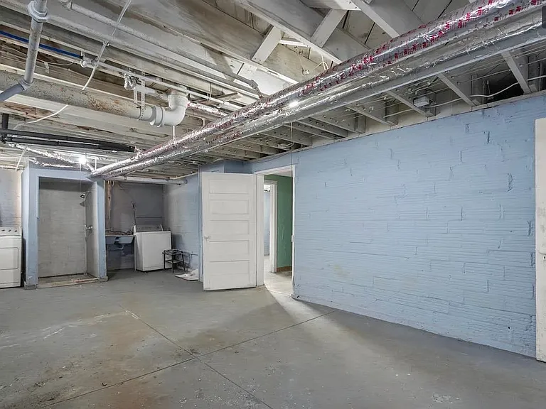 1816 W Callender Ave — Photo 11