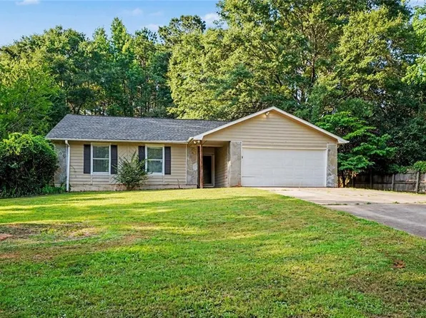 2900 Rosecommons Dr, Hampton, GA 30228