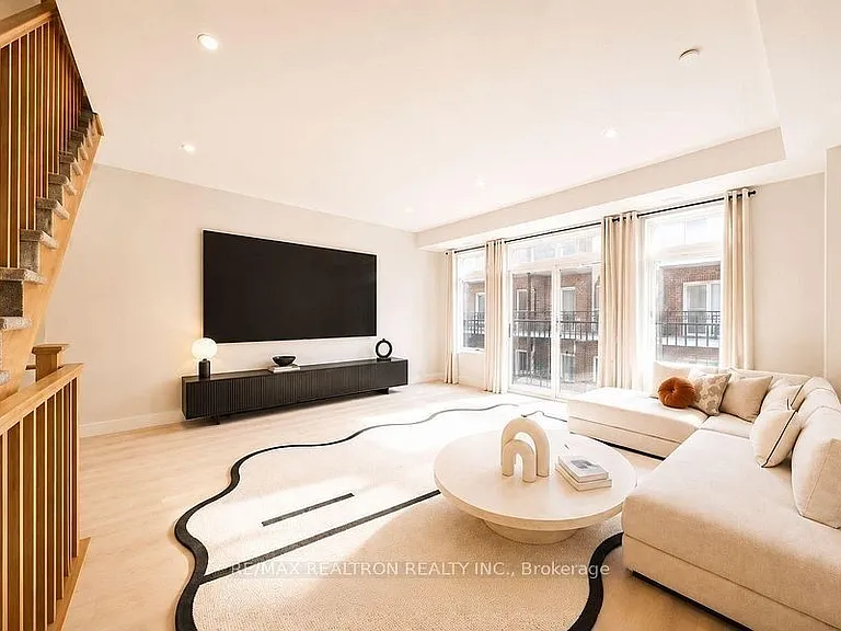 1 Sissons Way — Photo 3
