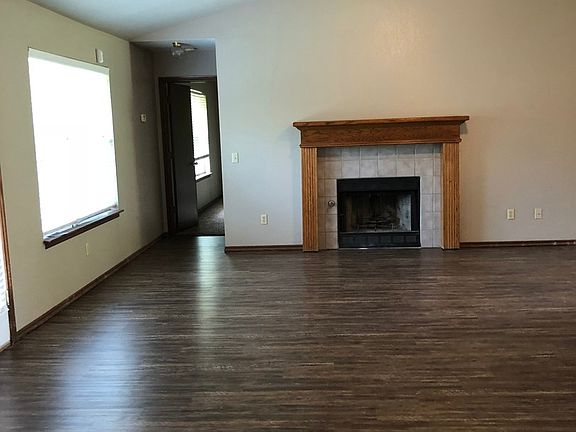 4th image of 1720 Hazelwood Dr