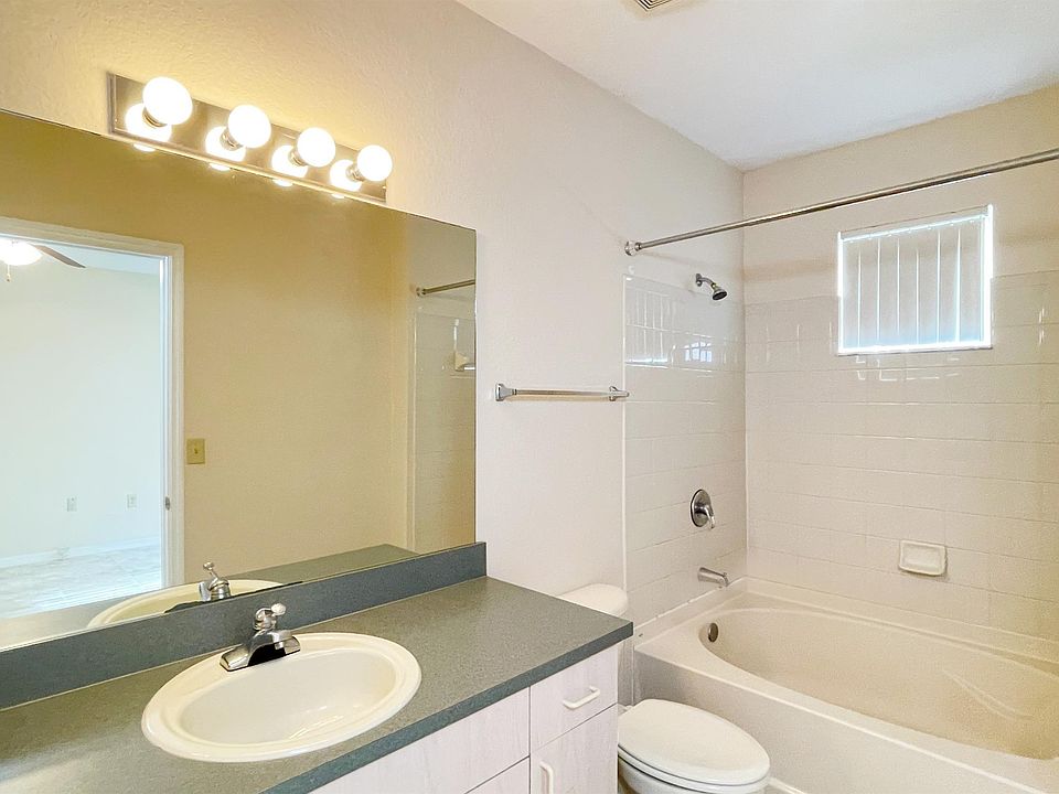 1st image of 112 SW Peacock Blvd #205