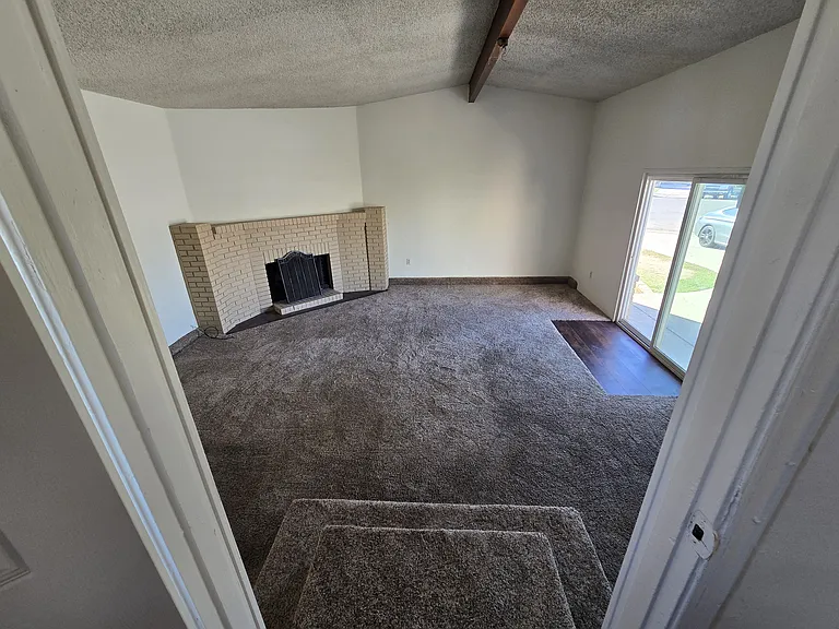 2710 Fern Way — Photo 3