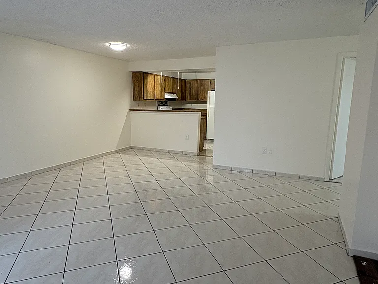 SW 82nd Ln — Photo 2
