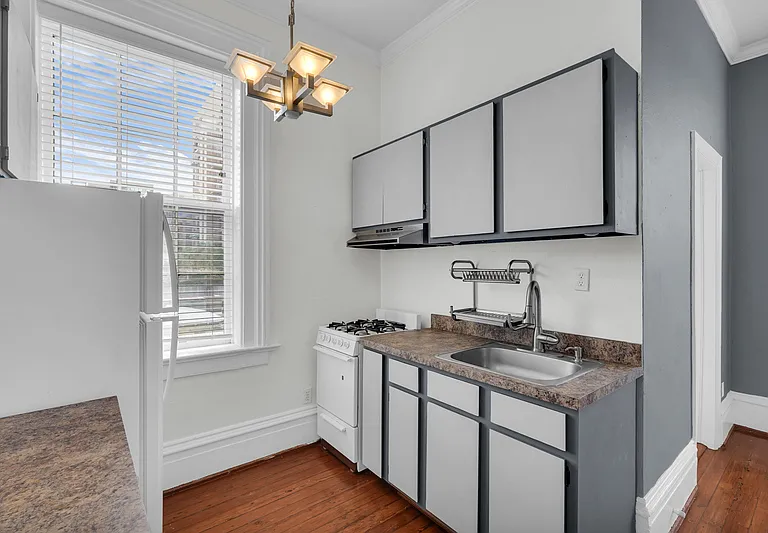112 E Harris St #404 — Photo 18