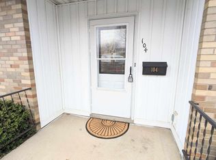 420 E Brentwood Rd #104, Morton, IL 61550