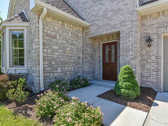 2nd image of 3114 E Wyndam Ct