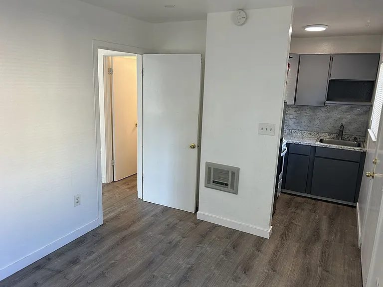 218 Mississippi St #E — Photo 5