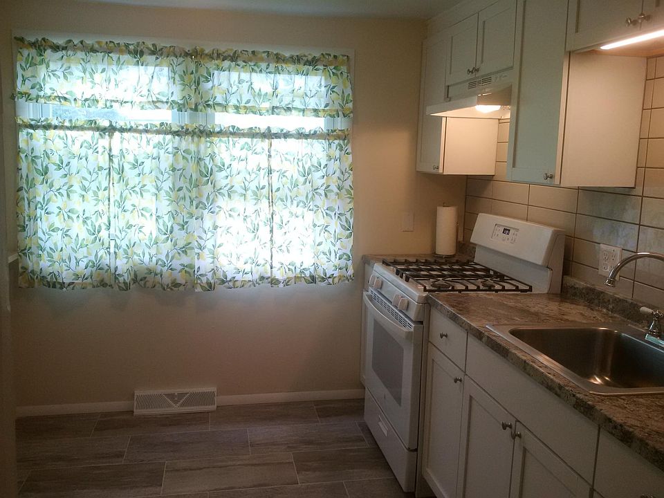 1st image of 437 Midland Ave #6
