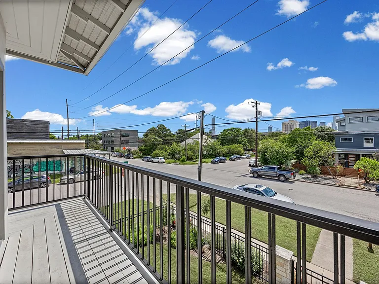 1301 San Bernard St — Photo 26