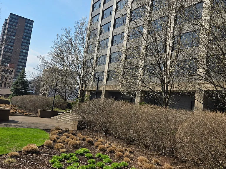 112 Washington Pl #6 — Photo 11
