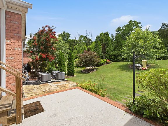 5th image of 741 Outlook Ln