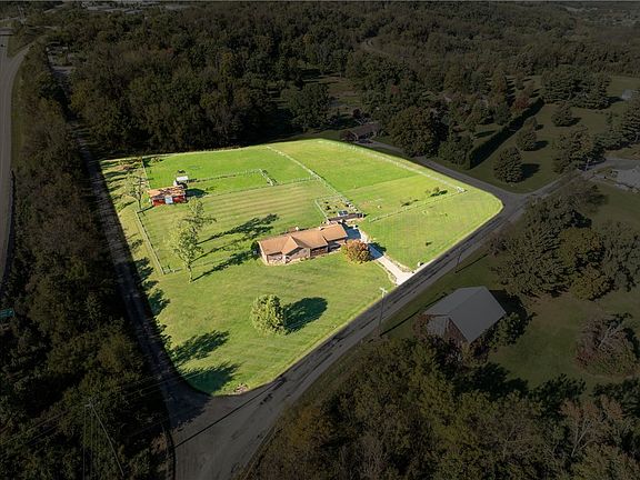 2nd image of 847 Sand Hill Rd