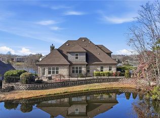 2801 Swan Lake Dr, High Point, NC 27262