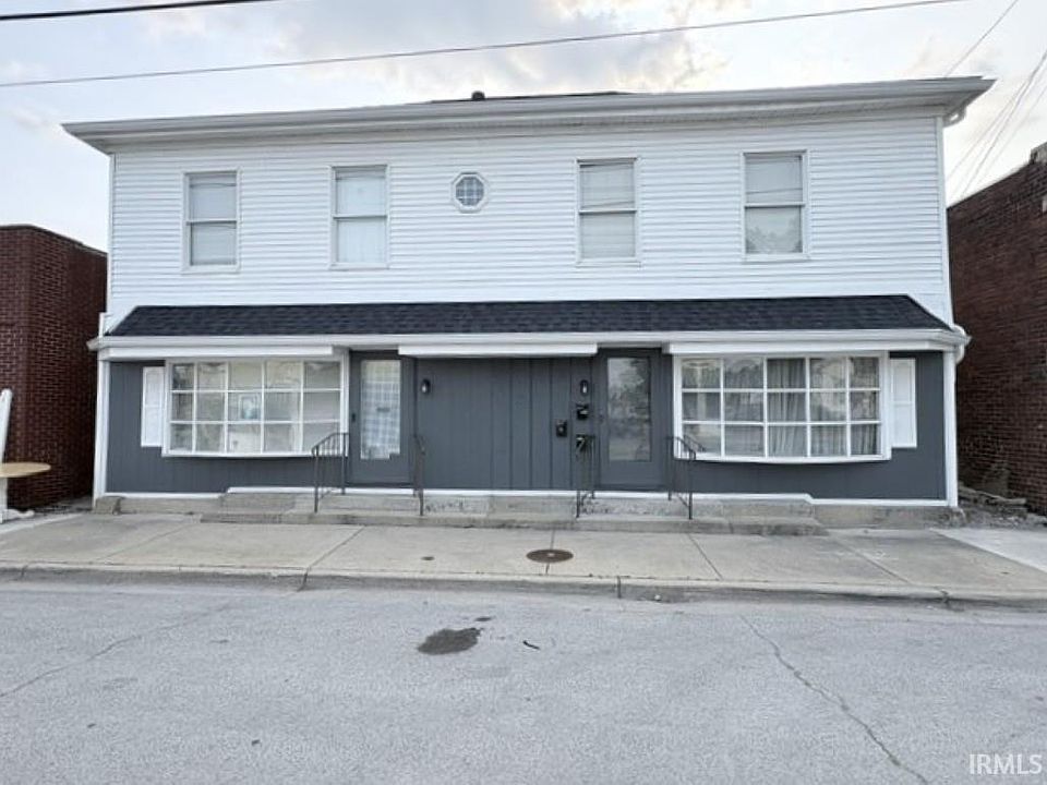 1st image of 915 S Main St