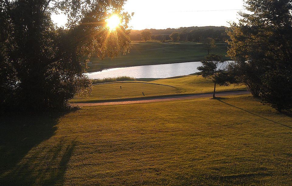 2nd image of 2036 Ridgecrest Cir