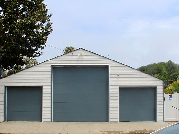 2nd image of 911 Pacific Beach Dr