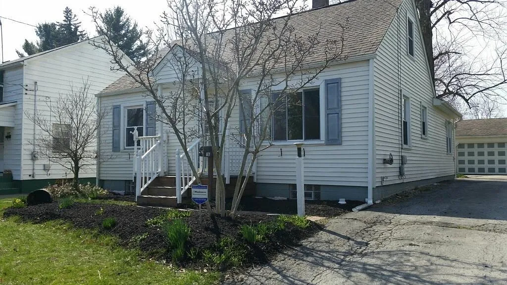 196 Carnegie Ave photo 1