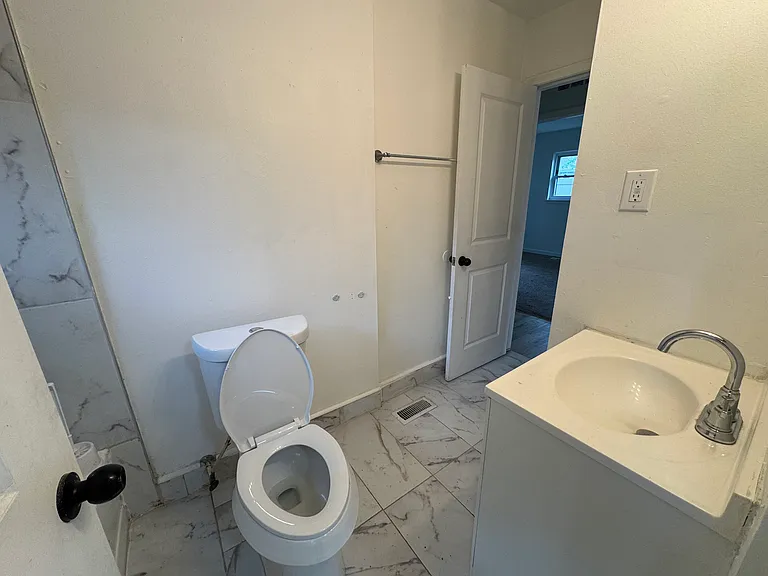30247 Glenwood St — Photo 13