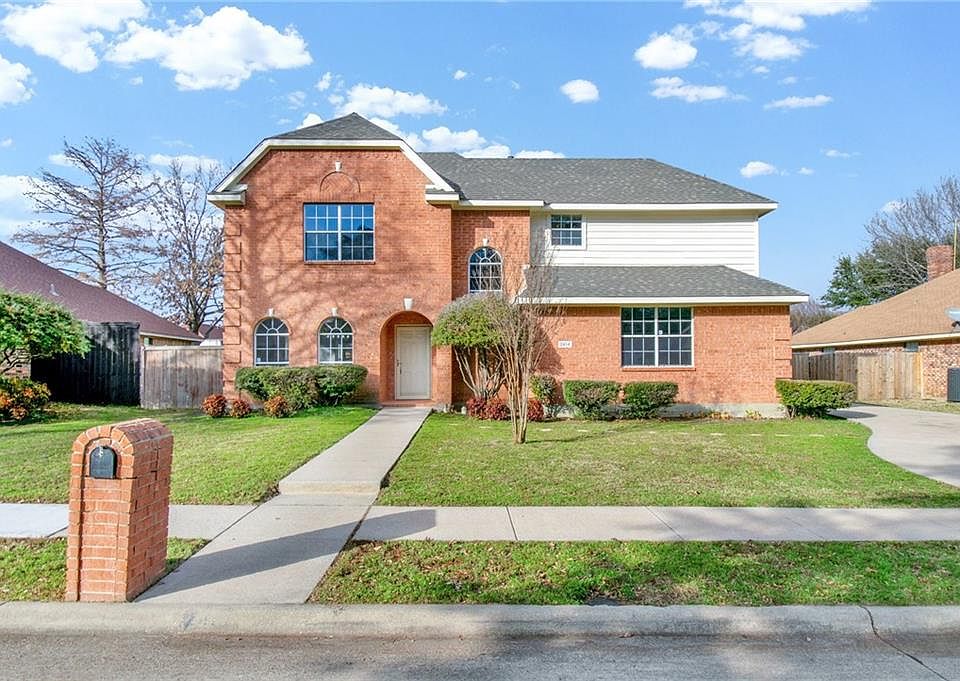 1st image of 2414 Riverview Dr
