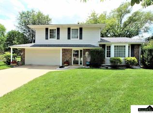 5411 Quail Ridge Ct, Lincoln, NE 68516