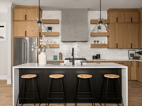 4th image of 605B Shady Ln