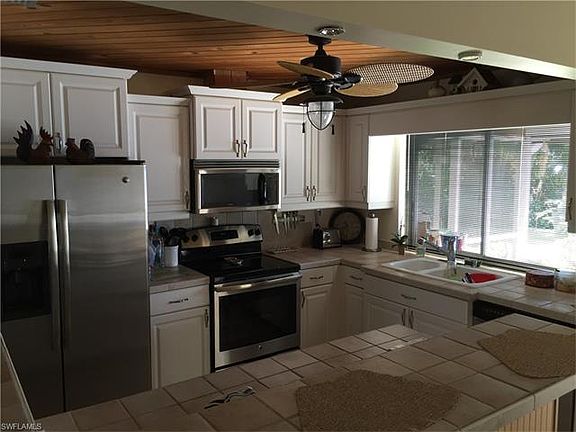 3rd image of 4811 SW 5th Pl
