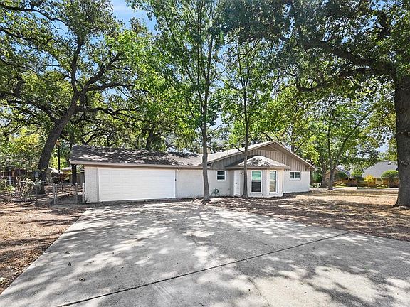 2nd image of 2346 Robinhood Dr