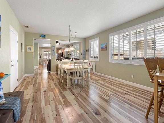 3rd image of 937 Pearwood Court
