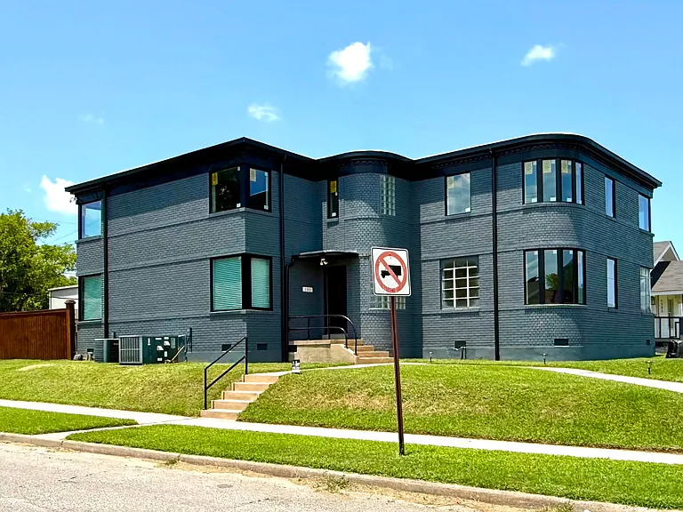 1501 Main St — Photo 1