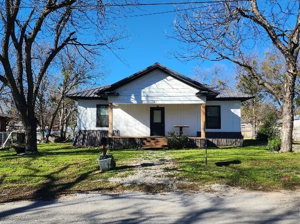 505 N Page St, Comanche, TX 76442
